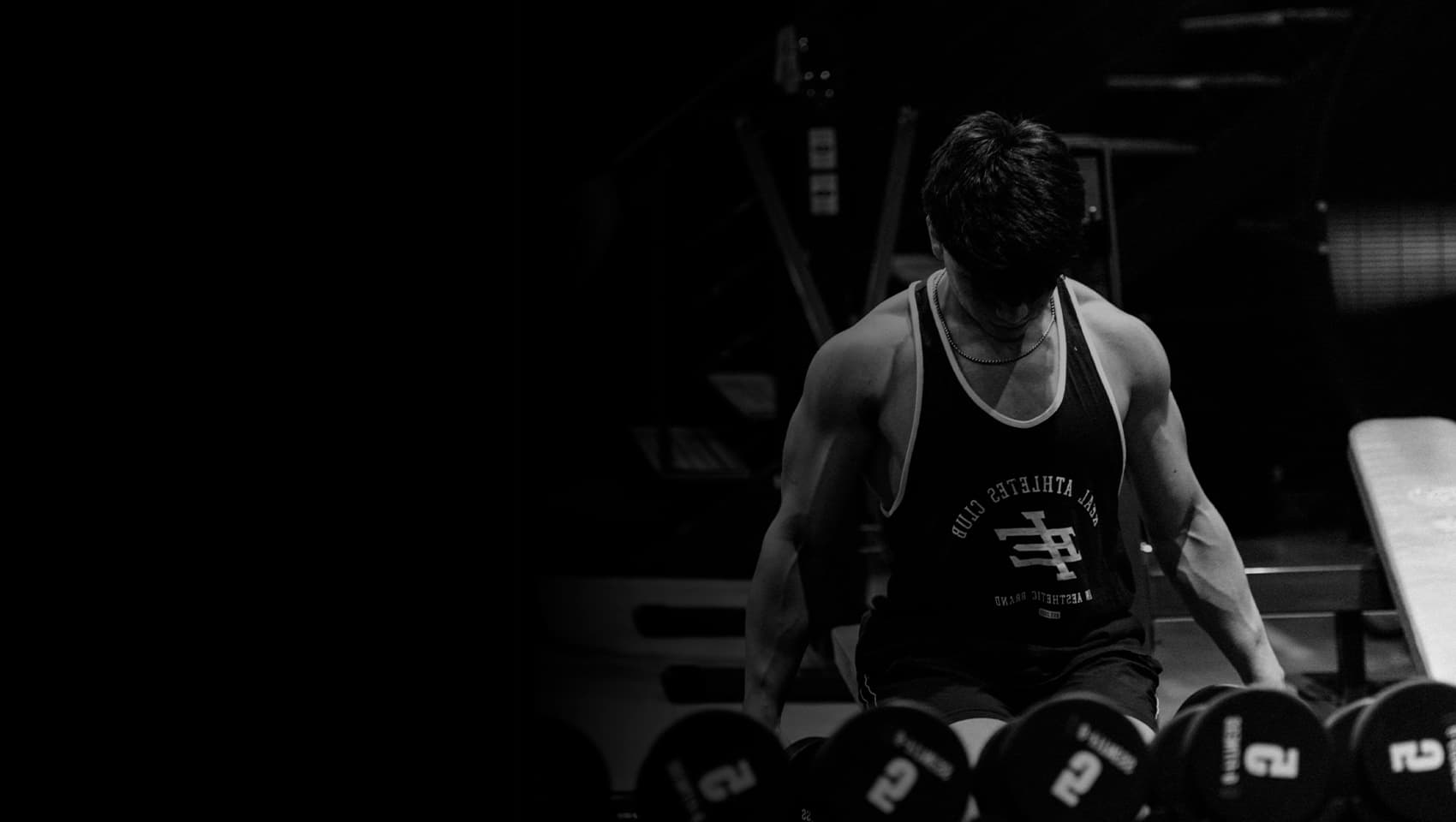 Entrenamiento de fuerza en gimnasio